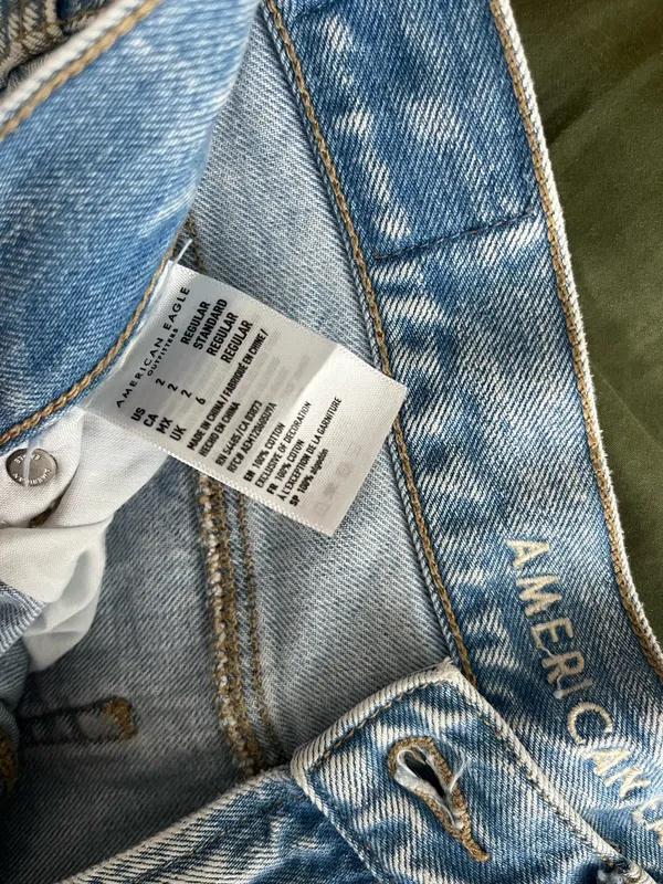 American Eagle Jeans - Image 3
