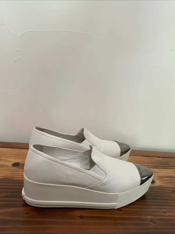 Miu Miu White Metallic Cap-Toe Leather Platform Sneakers Size 37.5 - Image 4