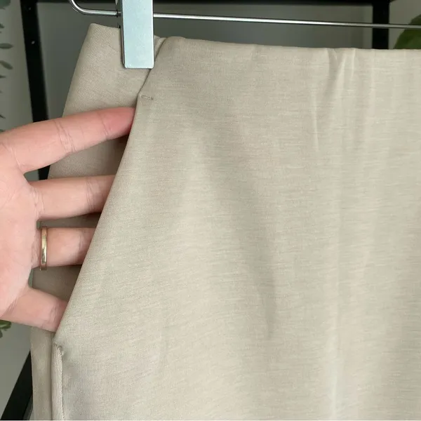 NWT Lululemon Softstreme High Rise Midi Skirt - Image 5