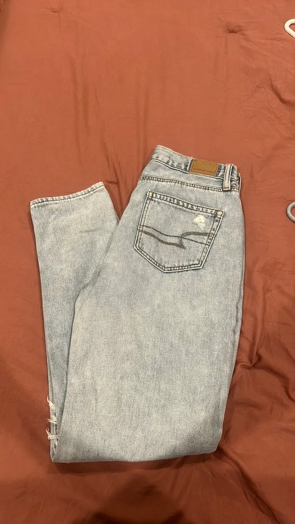 American Eagle Mom Jeans - Image 2