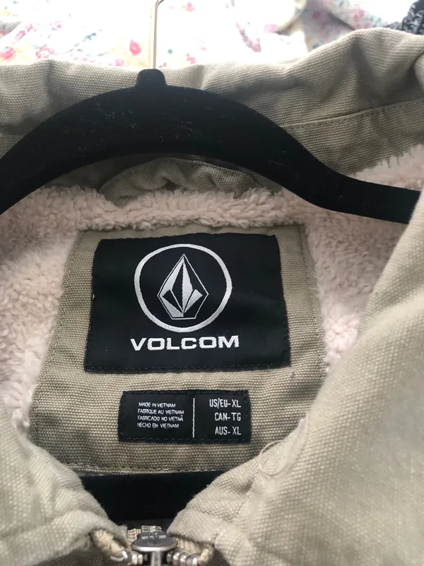 Volcom men’s jacket  - Image 2