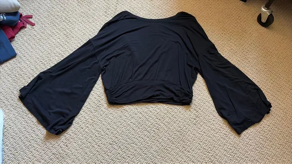 Lulus black sweater - Image 2