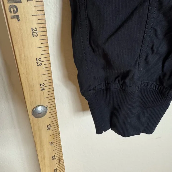 Lululemon Jogger Pants Women's Beyond the Studio Seersucker black size 4 gym - Image 5
