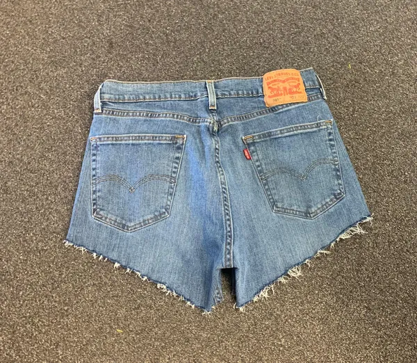 Vintage 505 Levi's shorts - Image 2