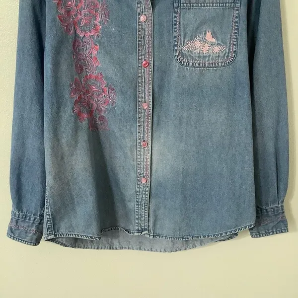 Vintage 90s Western Cottagecore Grandmacore Pink Embroidered Denim Blouse Medium - Image 3