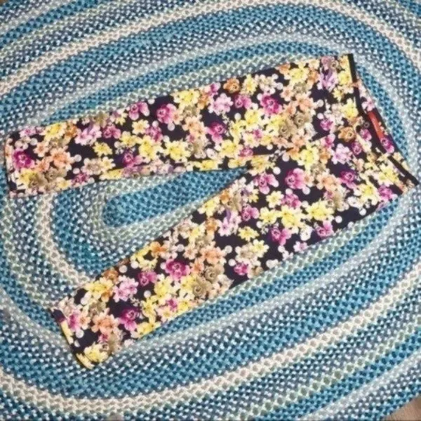 Anthropologie Floral Pants‎ - Image 3