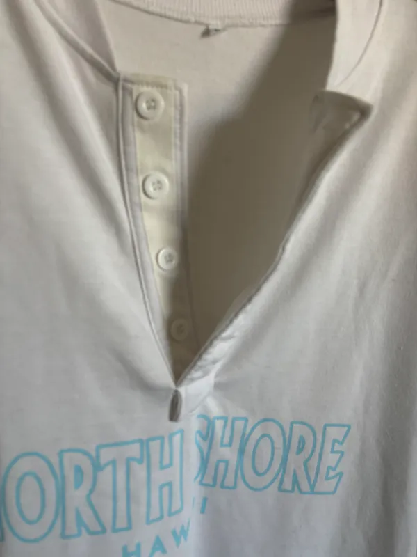 north shore long sleeve Size M - Image 2