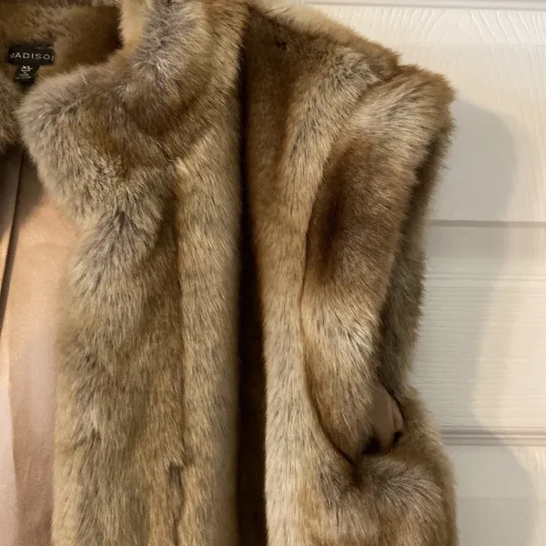 Madison size XL beautiful and so soft jacket /vest long 25” bust 36/38” - Image 3
