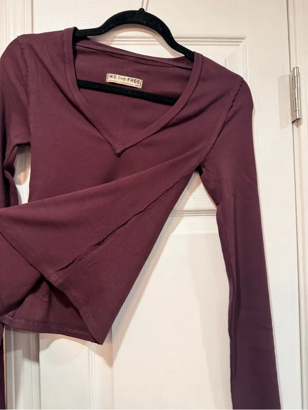 NWOT We The Free Size S Free People Ribbed V-Neck Long Sleeve Fitted Top Raw Hem - Image 5