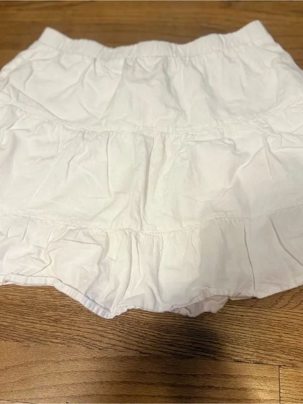 Bershka White Ruffled Mini Skirt Size Medium - Image 3