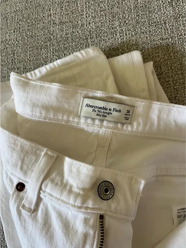 Abercrombie 90s Straight Mid-Rise - Image 3