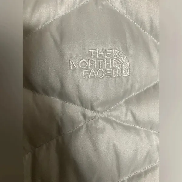 The North Face Silver Gray Down Puffer Coat Winter Jacket Small - Image 4