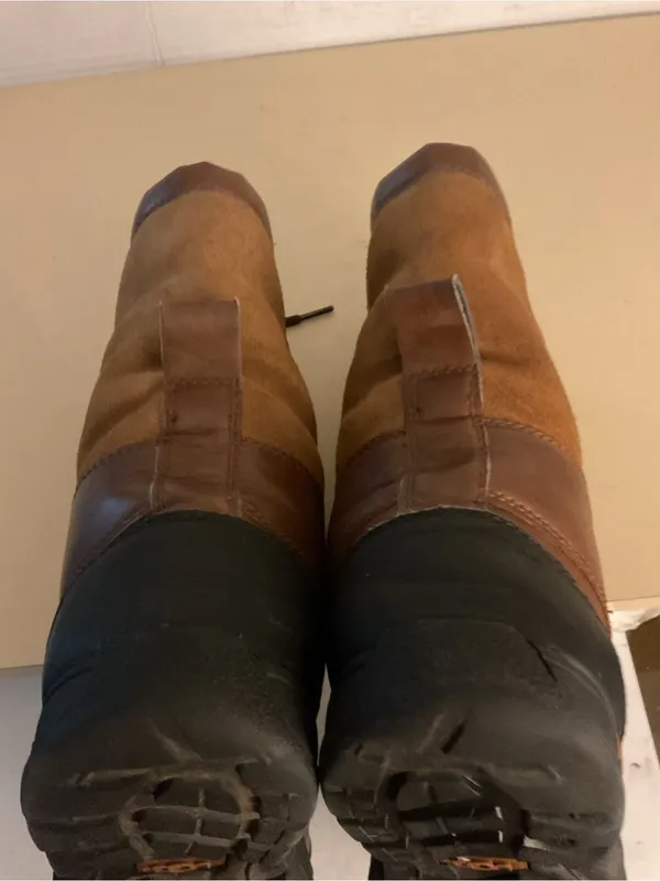 UGG Women's Brown Leather & Suede Butte Lace-Up Insulated Boots US 8 - Image 6