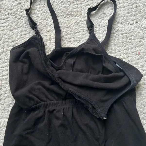 black A-line nursing tank with snap straps womens size medium - Image 5