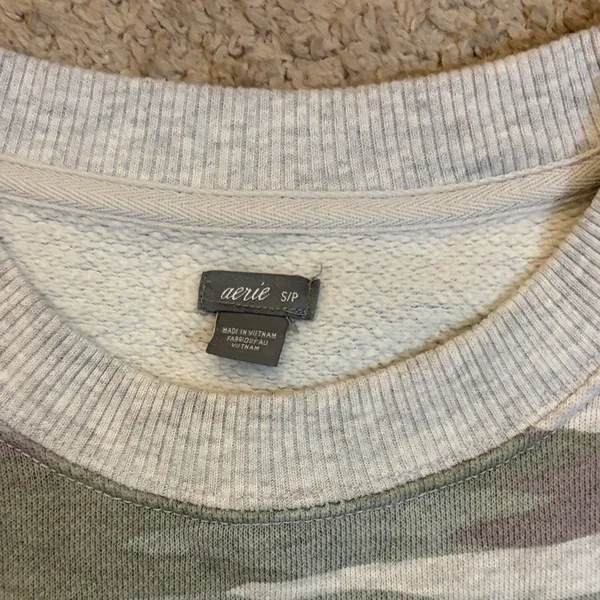 Aerie Women’s Camouflage Crewneck Size Small - Image 2
