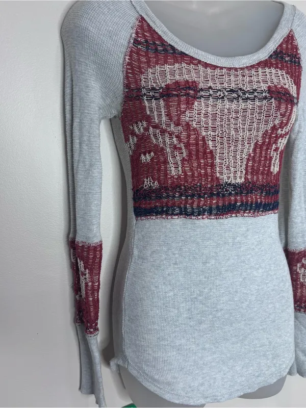 We The Free thermal Henley Bull Light Gray Burgundy Patterned size XS cotton - Image 3