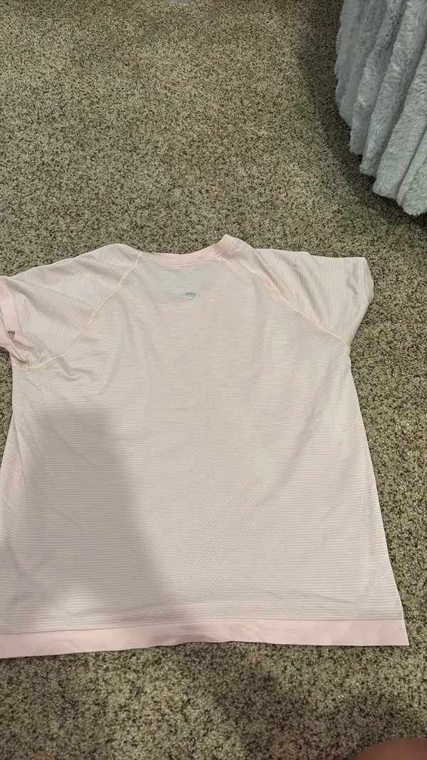 Lululemon shirt - Image 3