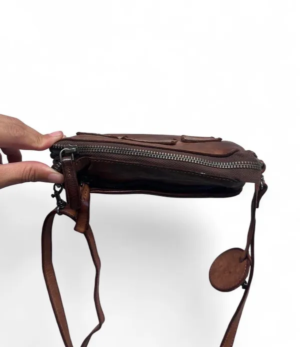 Harbour 2nd Tan brown German Leather Crossbody Bag - Image 4