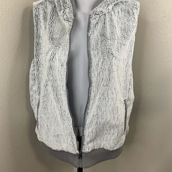 Patagonia Deep Pile Fuzzy Soft Cozy Full Zip Vest Women’s Sz XL Gray - Image 3