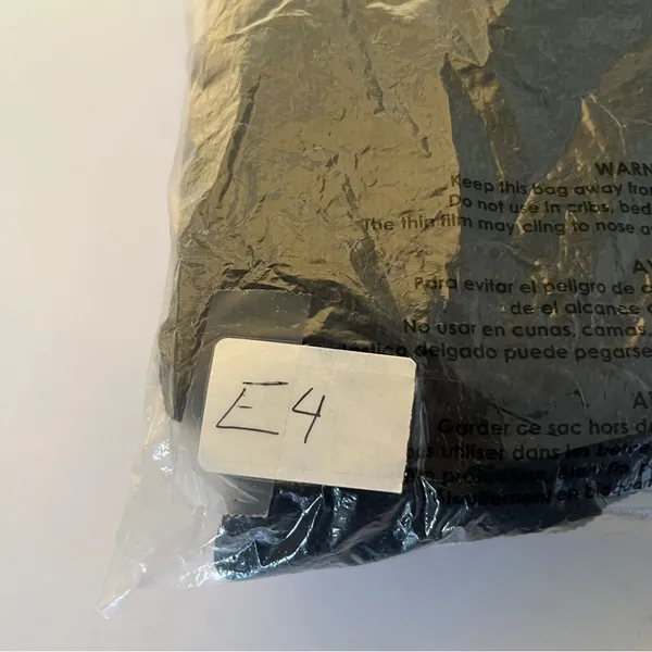 H&M Black Ankle-Length Women's Pants Slit Ankle Size 28 - Image 9