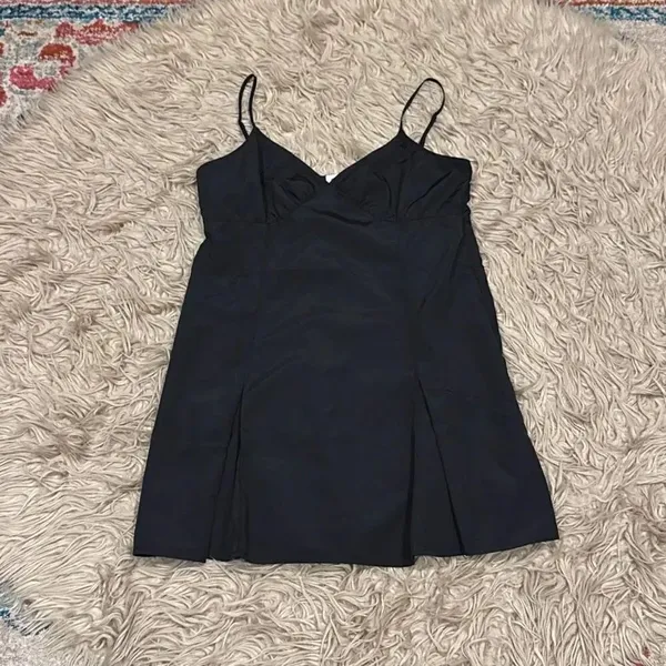 Open Edit Taffeta Pleated Sleeveless Minidress in Black size medium - Image 2
