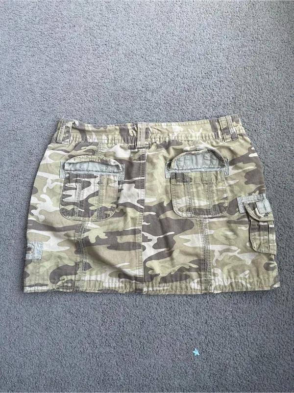 Camo Cargo Mini Skirt - Image 2