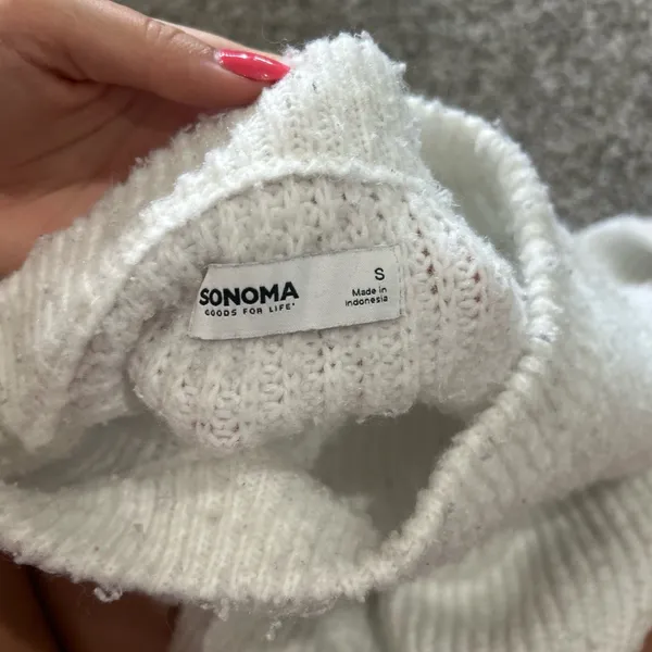 Women’s white Sonoma sweater - Image 2