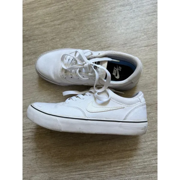 White Nike SB Chron 2 Sneakers size 4.5 - Image 2
