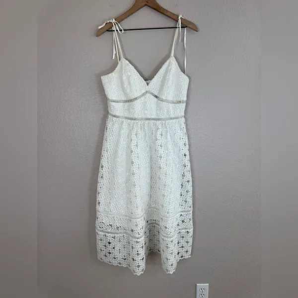 Bardot Botanical White Lace Midi Dress in Ivory size 8 Medium $139 Revolve Bride - Image 4