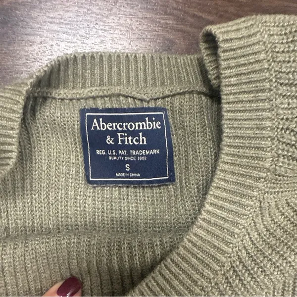 Abercrombie & Fitch Ribbed Button-Back‎ Crew Neck Sweater - Size S - Image 2