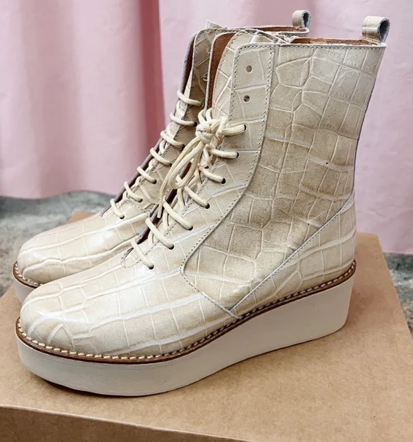NWT NIB  lace up boots - Image 8