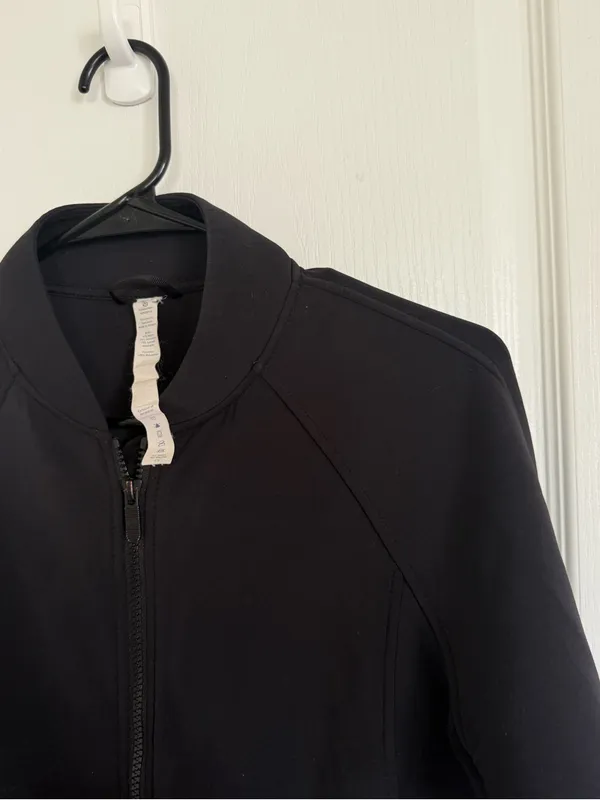 Lululemon Embrace The Space Jacket
Black - Image 6