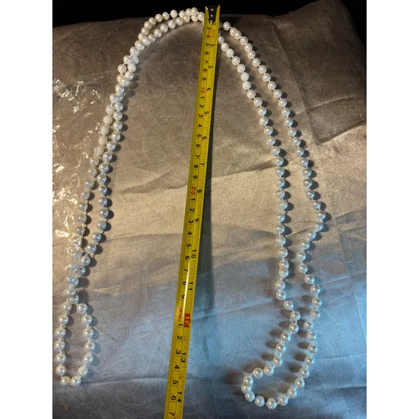 1920s Flapper Accessory Set Faux Pearl Necklace Bracelet Feather Headband Gloves - Image 6