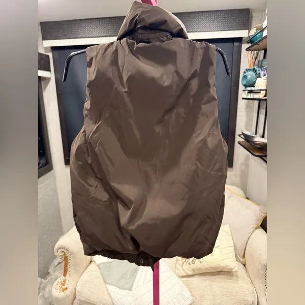 GAP Chocolate Brown Puffer Vest small - Image 3