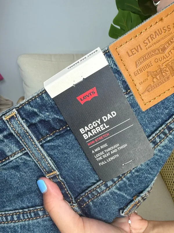 NWT Levis Baggy Dad Barrel Jean Size 29 x 32 - Image 8
