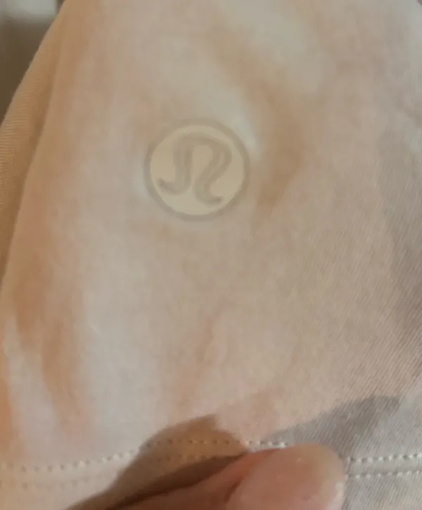 Lululemon shirt - Image 4