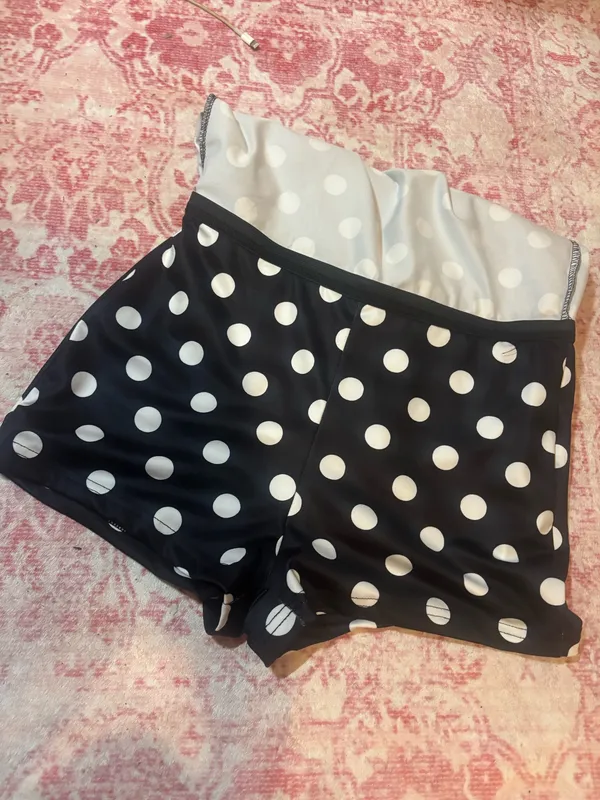 Amazon Black Polka dot skirt - Image 4