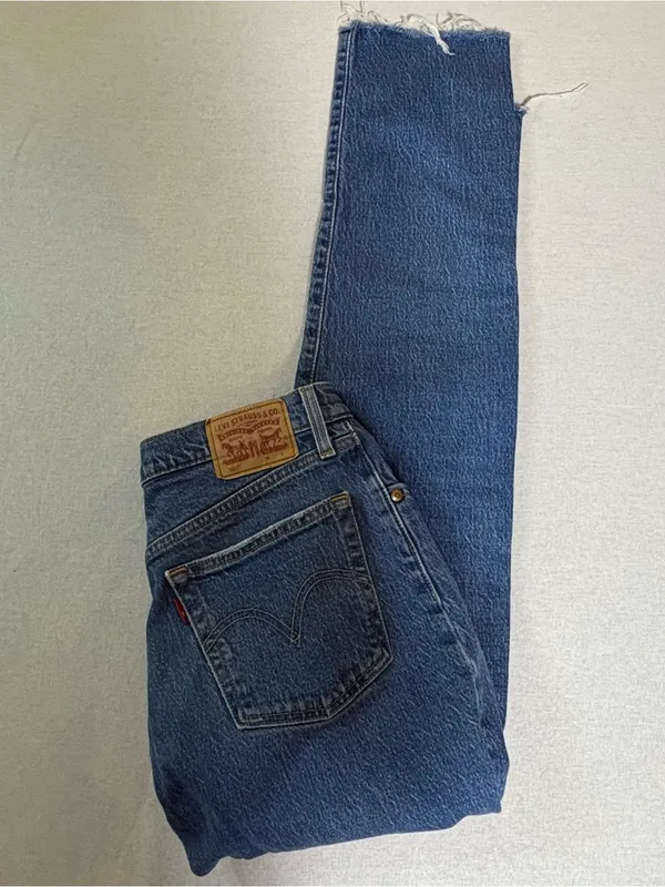 Levi’s WEDGIE STRAIGHT WOMEN'S JEANS SIZE 29x30 - Image 3