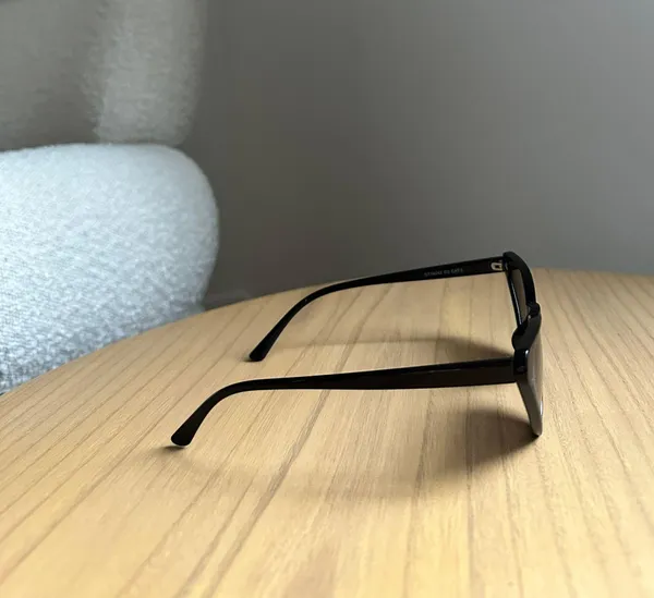 Black Cateye Sunglasses - Image 4