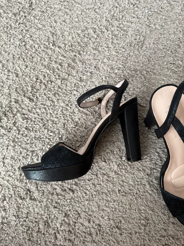 Black/Dark Blue Ankle-Strap Block Heels - Image 3