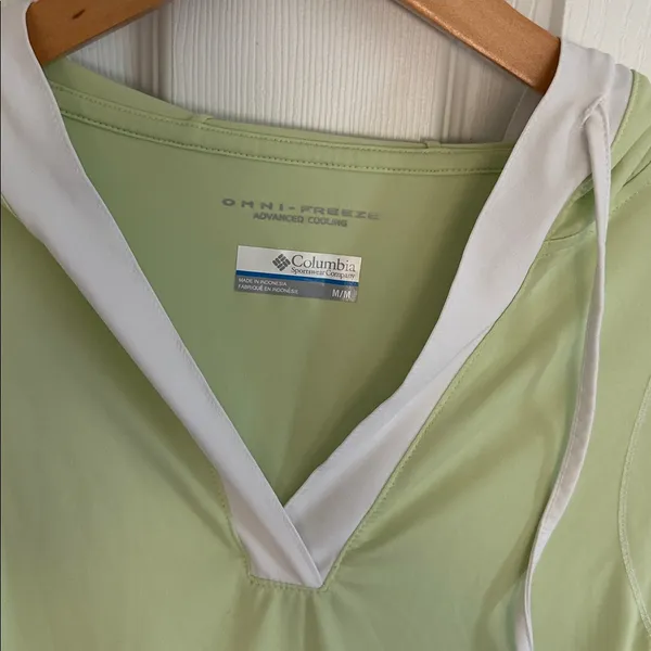 Columbia Women's lime Omni- freeze Hoodie - Image 4