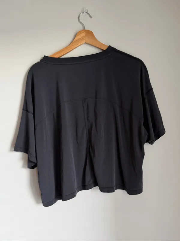 Lululemon Ease of It All Short Sleeve Black Size Large Athleisure - Image 4
