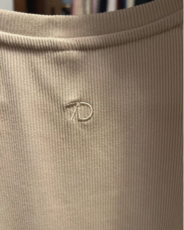 7Diamonds Cropped T Shirt Tan Size M - Image 2