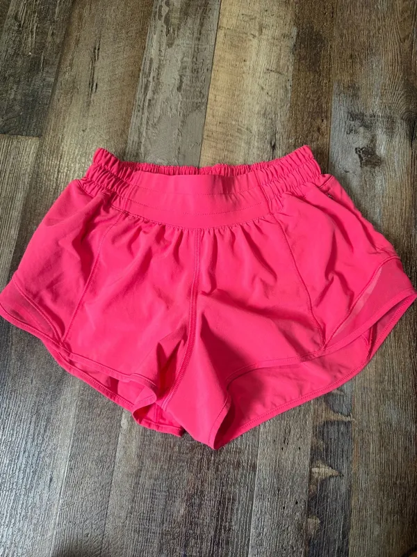 Side 2 Lululemon Low-Rise 2.5" Hotty Hot Shorts lipgloss - Image 3