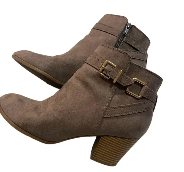 Beige Tan Heeled Booties Buckle Design Women’s Shoe Size 10 Suede Boots! - Image 7
