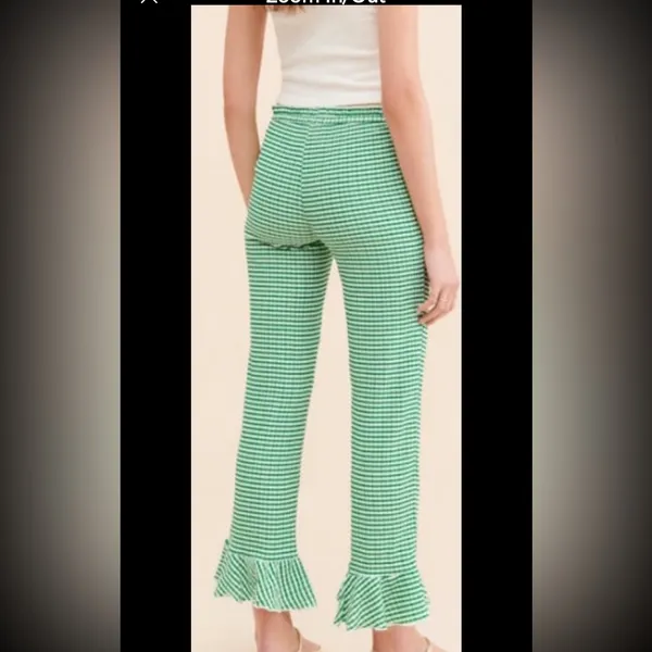 Urban Outfitters Daphne gingham ruffle crop pant. Size Small - Image 3