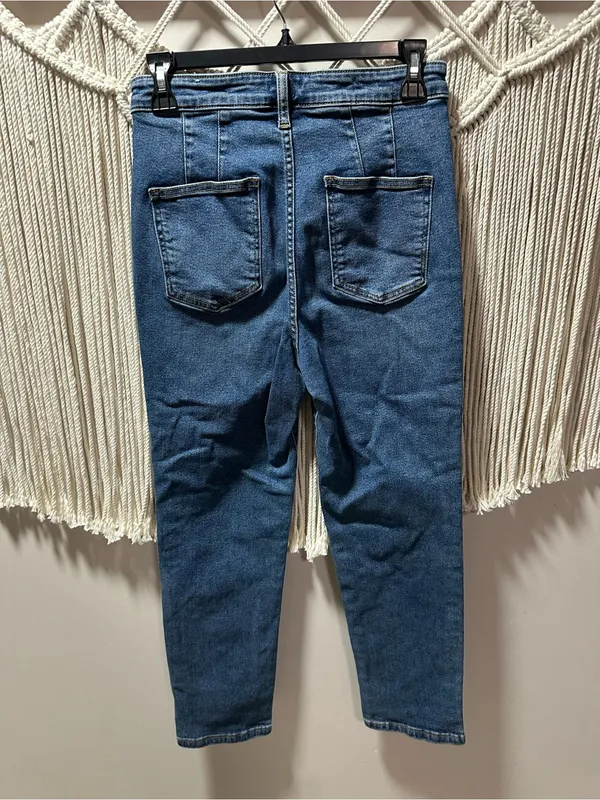 Pilcro High-Rise Straight Crop Jeans in Dark Blue Denim - Image 5