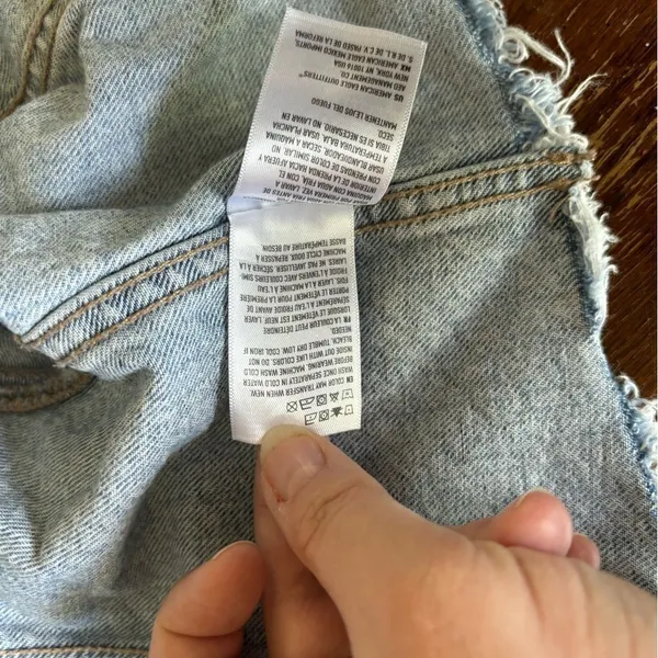 American Eagle Cropped Hooded Denim Jacket Distressed Raw Hem XS Light Wash - Image 3