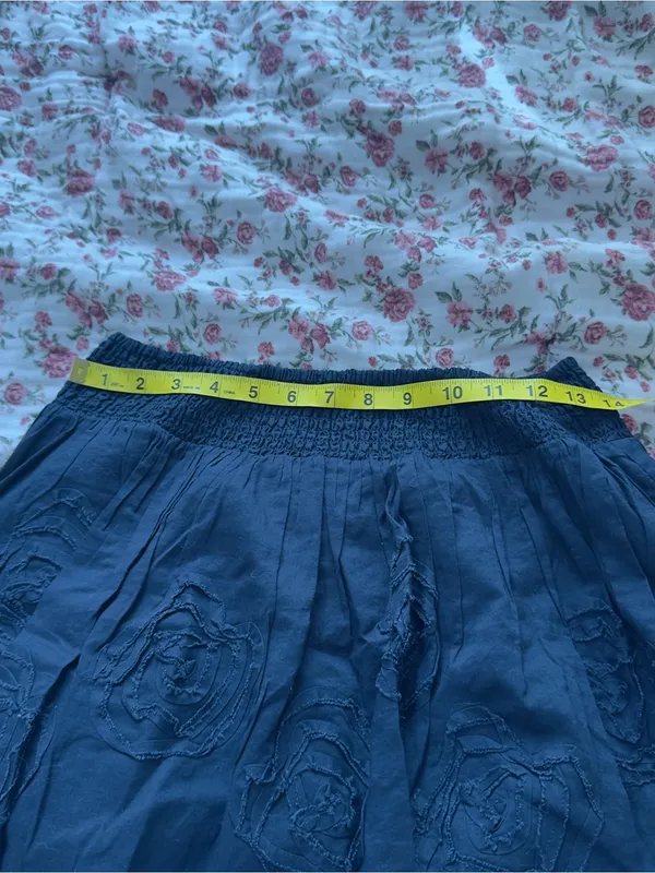 Y2K Abercrombie & Fitch Navy Blue Smocked Waist Mini Skirt - Image 4