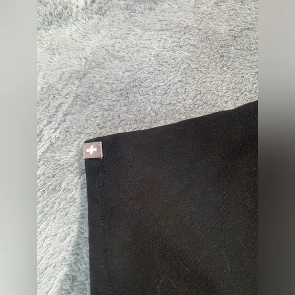 Figs black scrub top small - Image 6